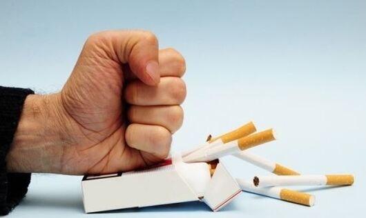 Deixar de fumar evitará a dor nas articulacións dos dedos